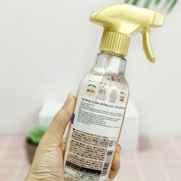 Xịt thơm và làm phẳng quần áo hương hoa trắng KAO (3) Xịt thơm và làm phẳng quần áo hương hoa trắng KAO